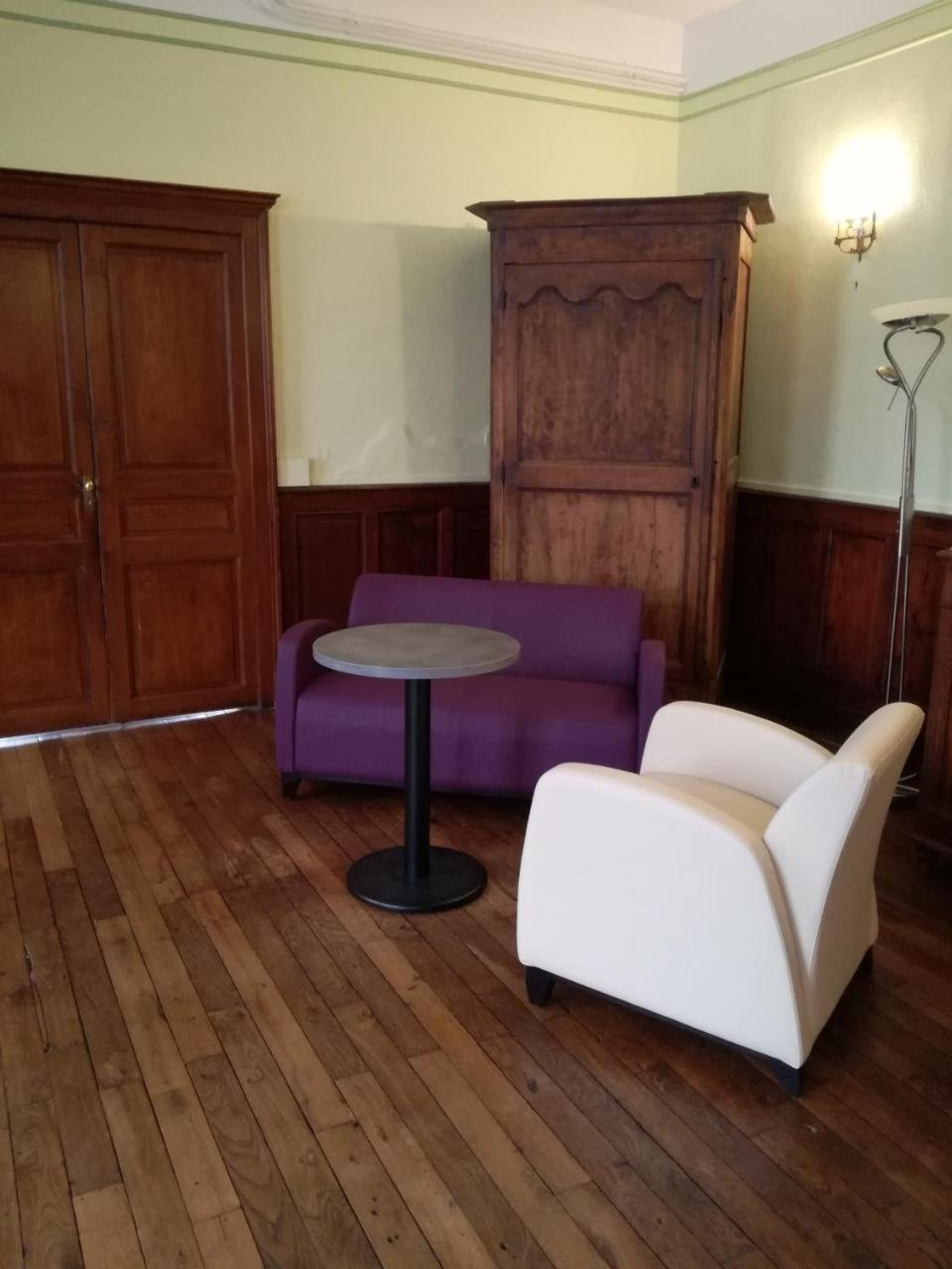 Hotel Du Berry Aigurande Экстерьер фото